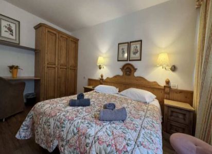 ea_Rosmary_s_Chalet_T10_