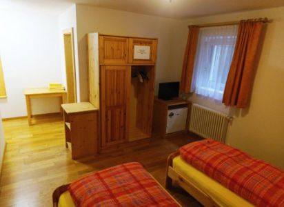Agenzia table - Vals 4 - La Villa - Dolomites
